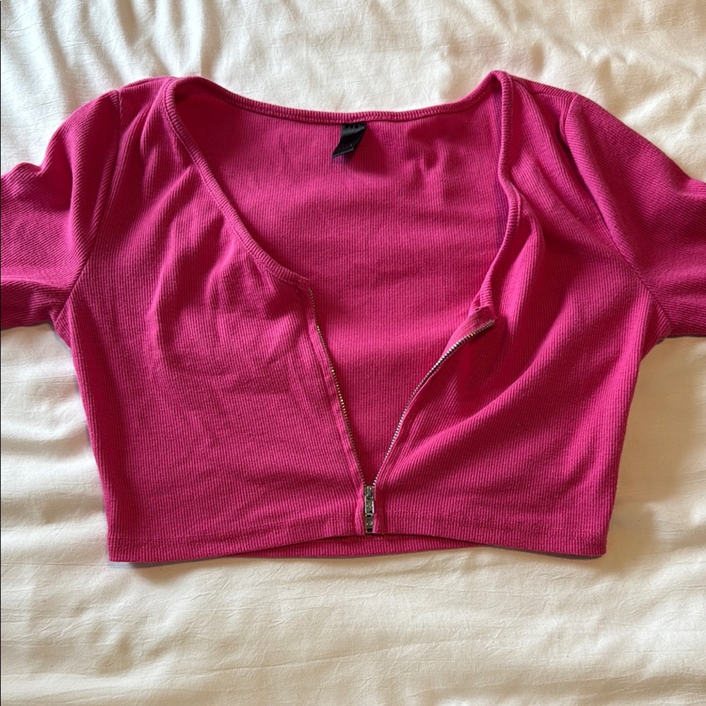 PrettyLittleThing Pink Fitted Crop Blouse